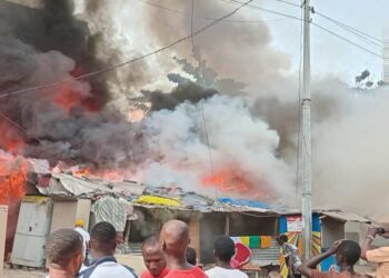 Urgent: Grave incendie à Kaloum…