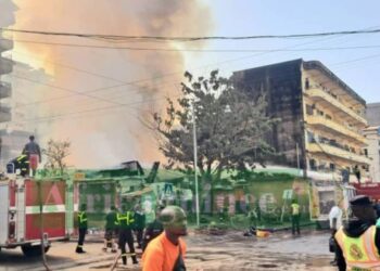 Retour sur l’incendie à Kaloum : les victimes s’expriment sur les pertes enregistrées