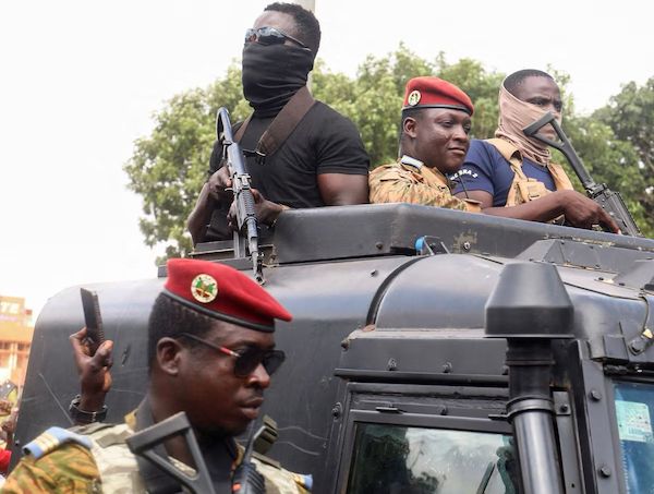 Burkina Faso : un assaut « déjoué » contre la présidence, selon le Gouvernement