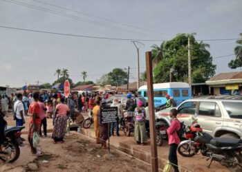 Urgent : des femmes en colère bloquent la route Coyah-Forécariah…