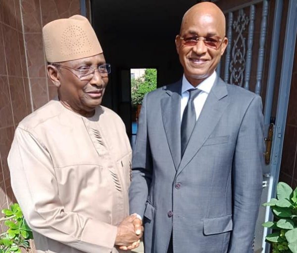 Abidjan : Le président Doumbouya va-t-il rencontrer Sidya Touré et Cellou Dalein ?
