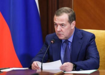 Medvedev rappelle à Trump les dangers des « morts-vivants »