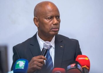 Médias : la HAC suspend deux radios…