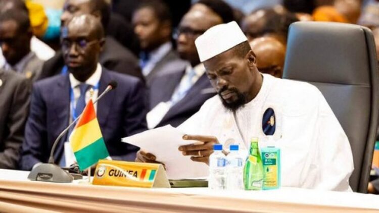 Général Mamady Doumbouya critique la CEDEAO : « Les sanctions ne sont pas la solution »