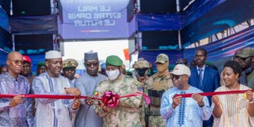 KATI : Le Président de la Transition inaugure le Centre d’intelligence artificielle et de robotique du Mali